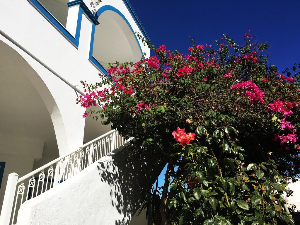 Hotel Lodos Karterados  Exterior photo